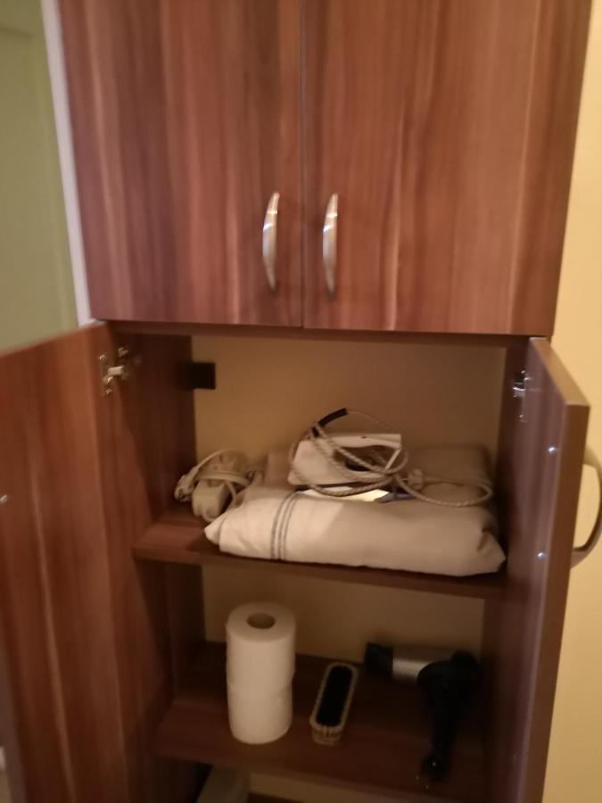 Veva Apartman - Eger Maganszallashely Ngoại thất bức ảnh