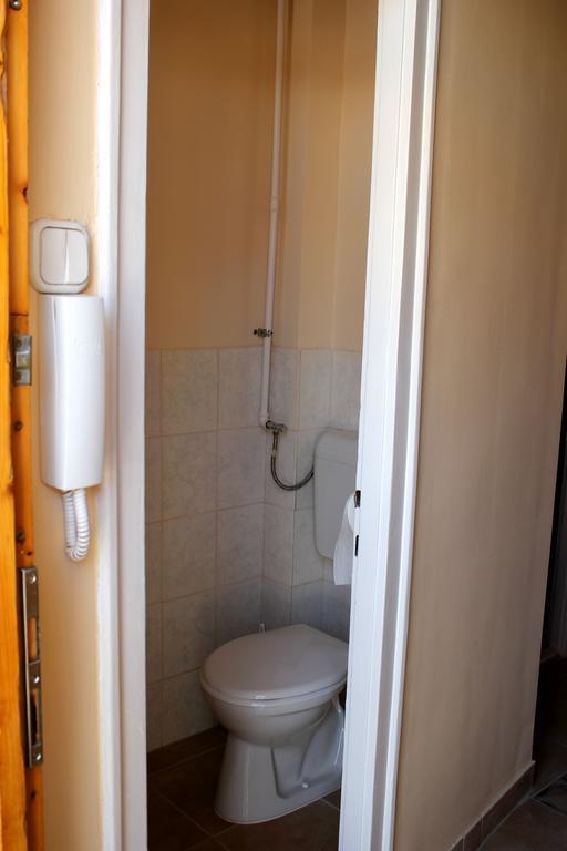 Veva Apartman - Eger Maganszallashely Ngoại thất bức ảnh