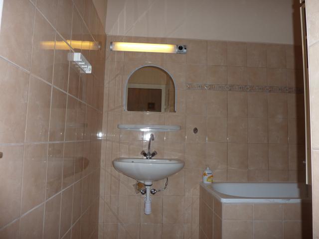Veva Apartman - Eger Maganszallashely Ngoại thất bức ảnh